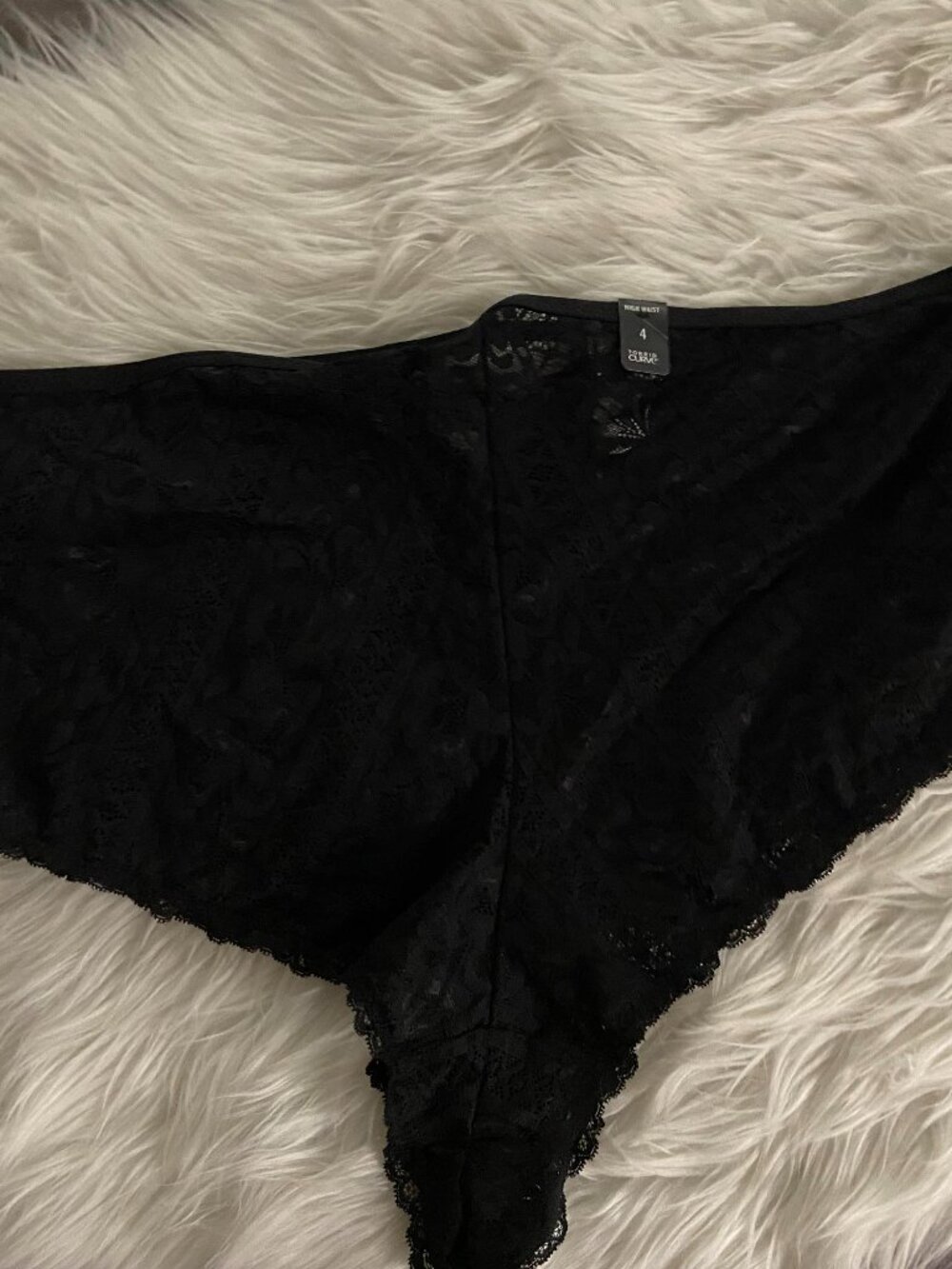 Torrid Curve NWT size 4 black lace thong